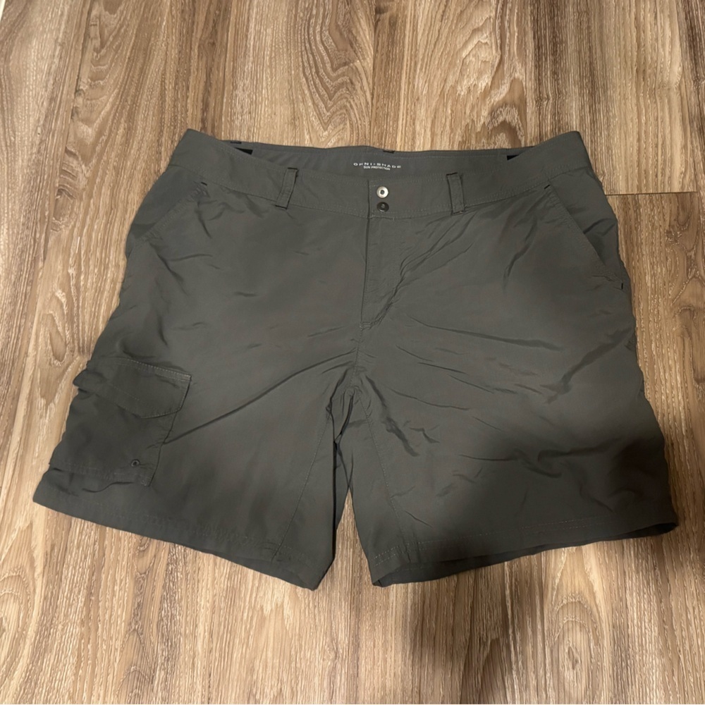 Columbia Grey Omni-Shade Shorts size 14 women's